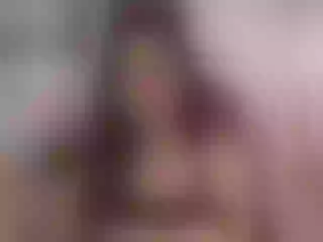 Live sex webcam photo for HelenaGrey #276936540