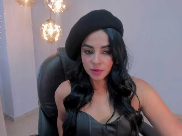Live sex webcam photo for HelenaGrey #276965459