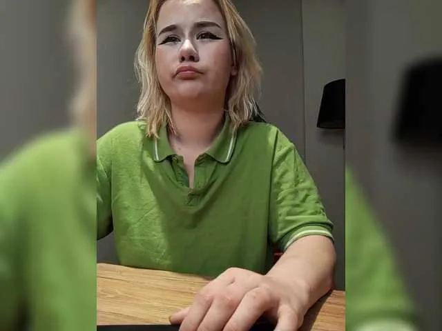 Live sex webcam photo for HelgaBillions #290607698