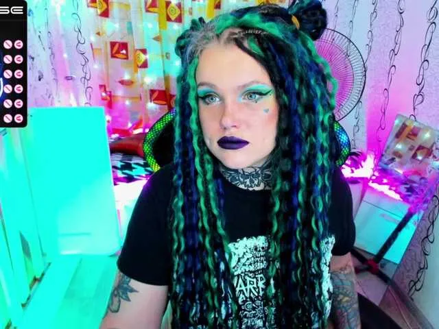 Live sex webcam photo for HelgaSteel13 #275556660