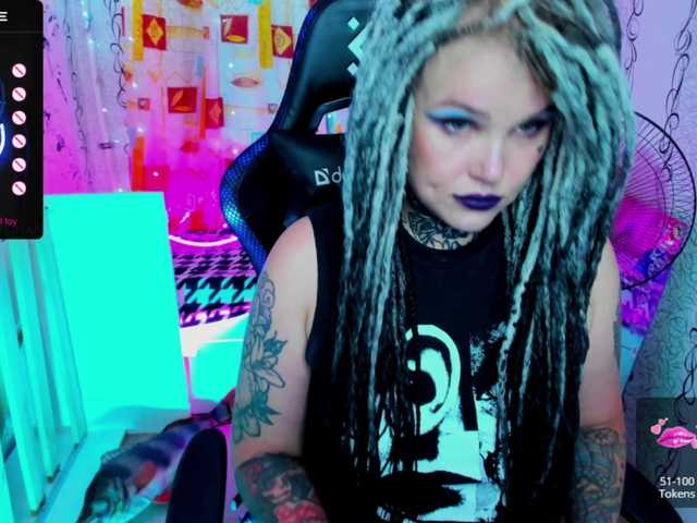 Live sex webcam photo for HelgaSteel13 #276111110