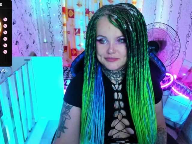 Live sex webcam photo for HelgaSteel13 #276266904