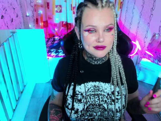 Live sex webcam photo for HelgaSteel13 #276560652