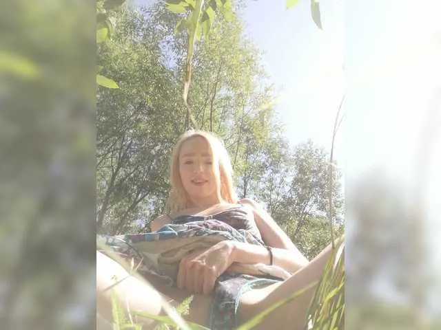 Live sex webcam photo for HelgaTrixter #274280127