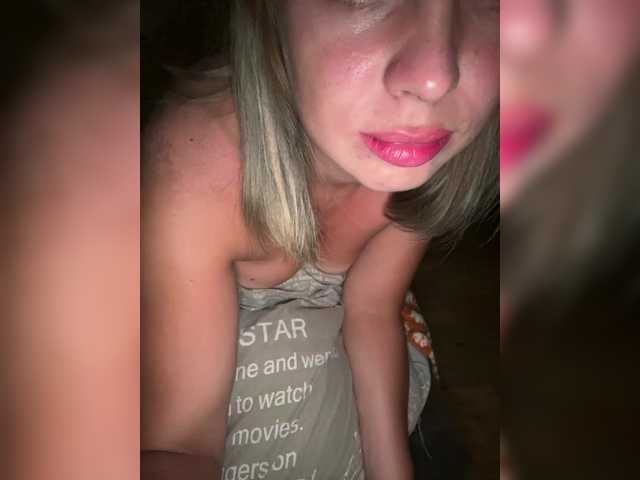 Live sex webcam photo for Helka #278288105