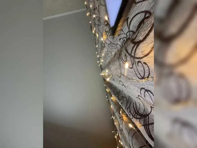 Live sex webcam photo for HellMor #290788824