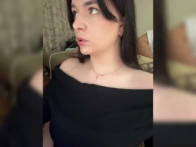 Live sex webcam photo for HellMor #292111874