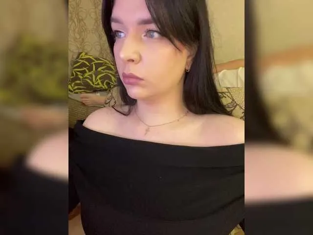 Live sex webcam photo for HellMor #292438311