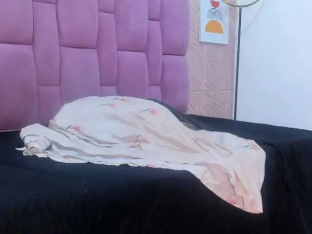 Live sex webcam photo for Hellen-Sky #276141696