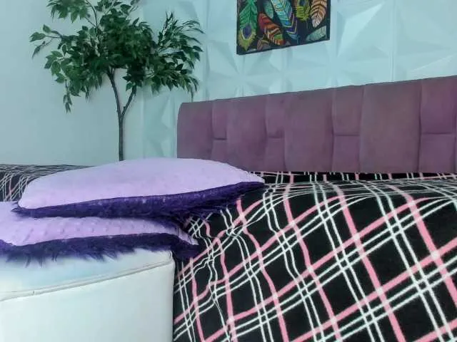 Live sex webcam photo for Hellen-Sky #290687211