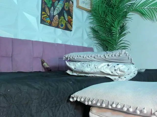 Live sex webcam photo for Hellen-Sky #291170591