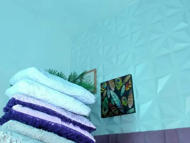 Live sex webcam photo for Hellen-Sky #291772206