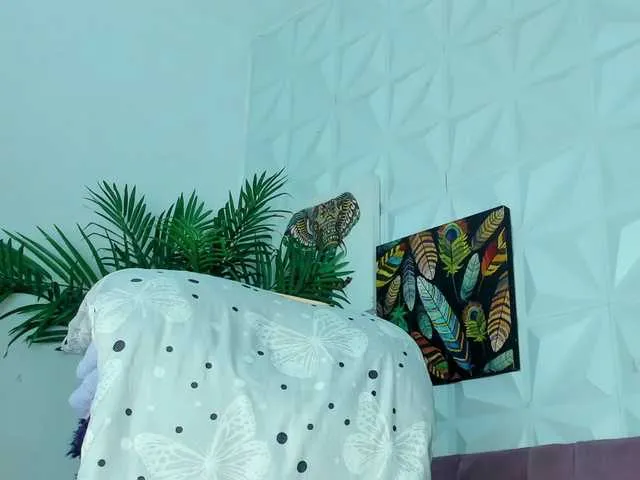 Live sex webcam photo for Hellen-Sky #292303890