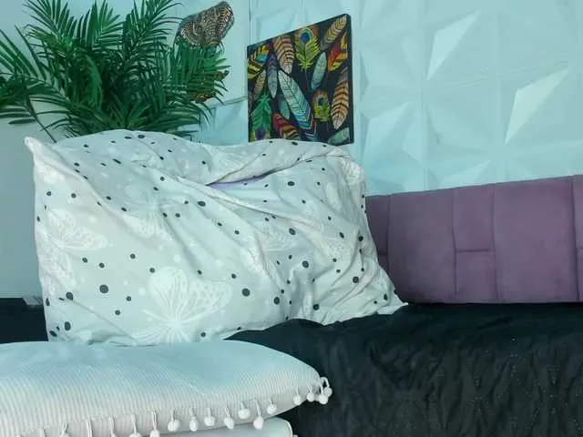 Live sex webcam photo for Hellen-Sky #292311051