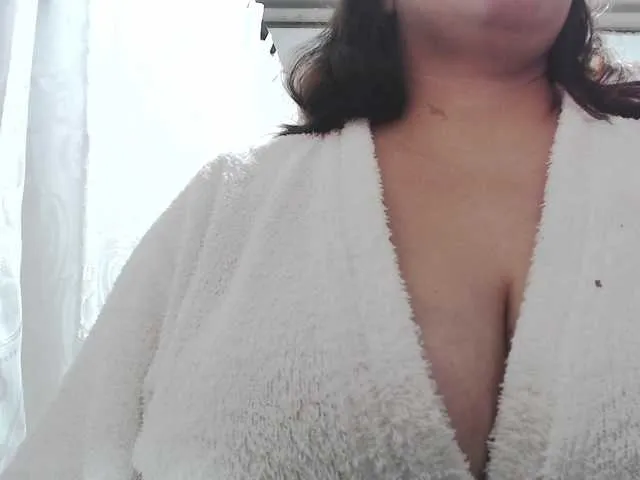 Live sex webcam photo for HellenDonato #291202564