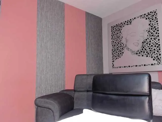 Live sex webcam photo for HellenJacobs #273329371