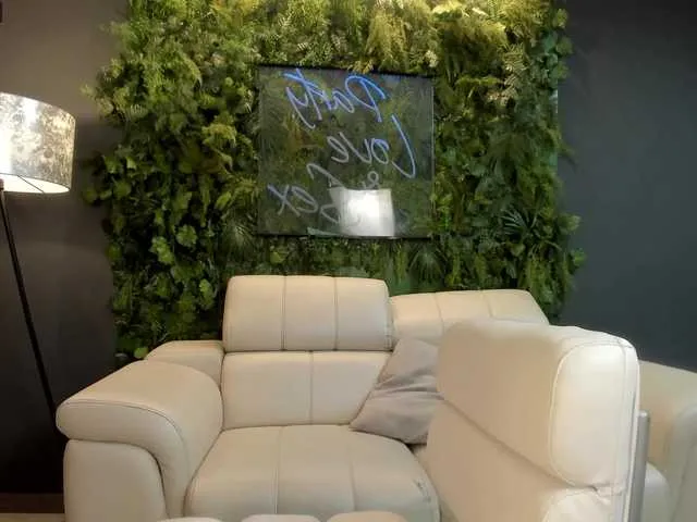 Live sex webcam photo for HellenJacobs #273596736