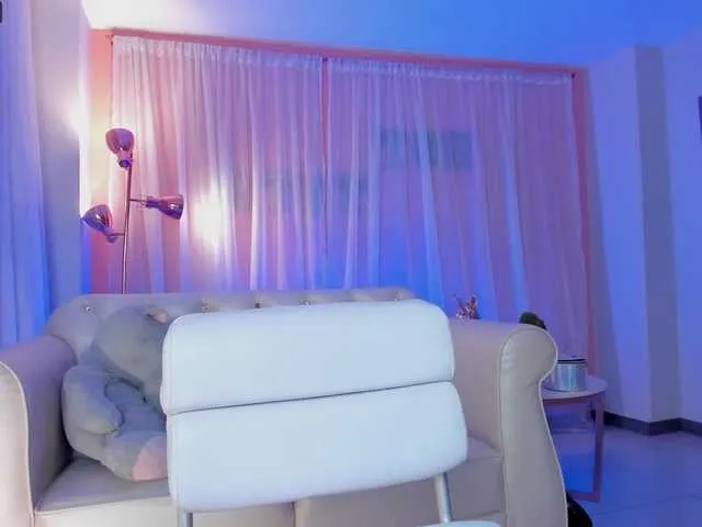 Live sex webcam photo for HellenJacobs #273608013