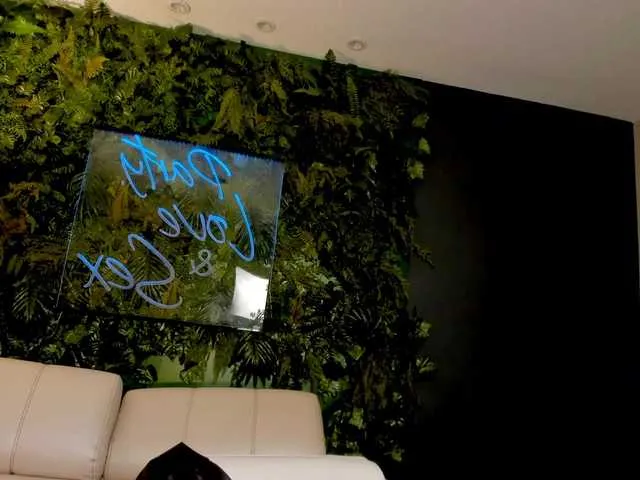 Live sex webcam photo for HellenJacobs #273630840