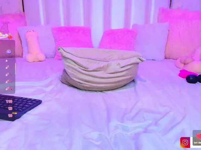 Live sex webcam photo for HellenParis #291325503