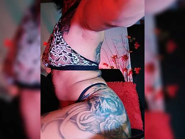 Live sex webcam photo for HellenRocker #276650063