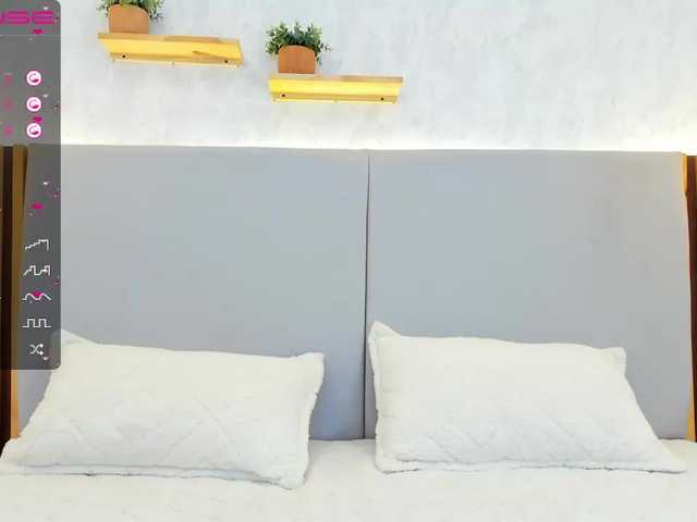 Live sex webcam photo for Hellensophia #275707923