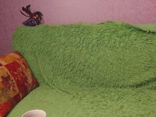 Live sex webcam photo for HellyFuckMe #273035628