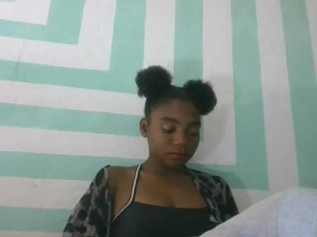 Live sex webcam photo for Hemreyi #291440989