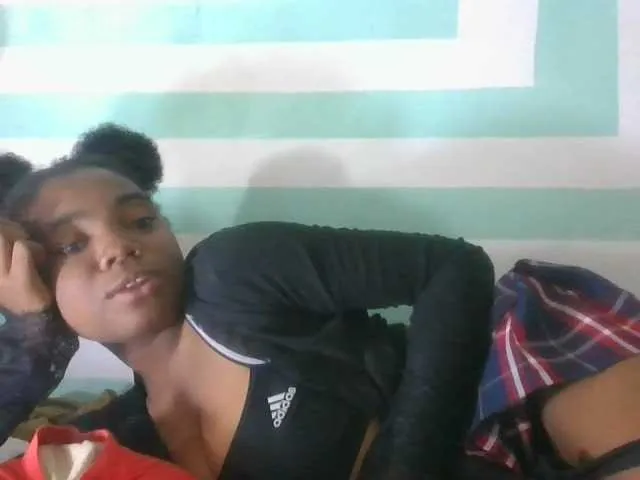 Live sex webcam photo for Hemreyi #291448191