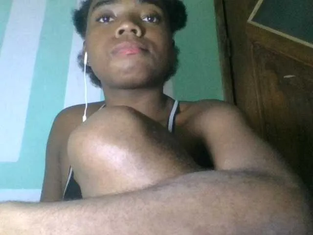 Live sex webcam photo for Hemreyi #291467476