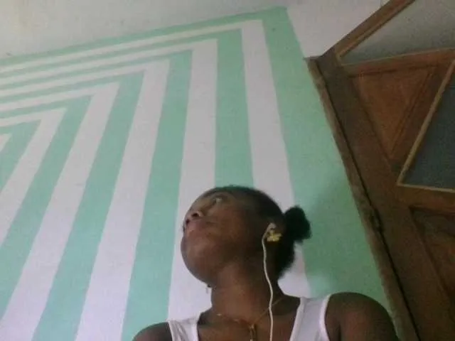 Live sex webcam photo for Hemreyi #291508255