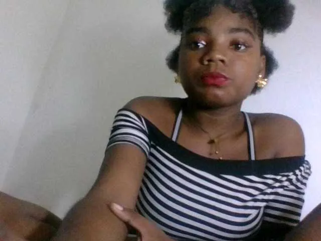 Live sex webcam photo for Hemreyi #291533190