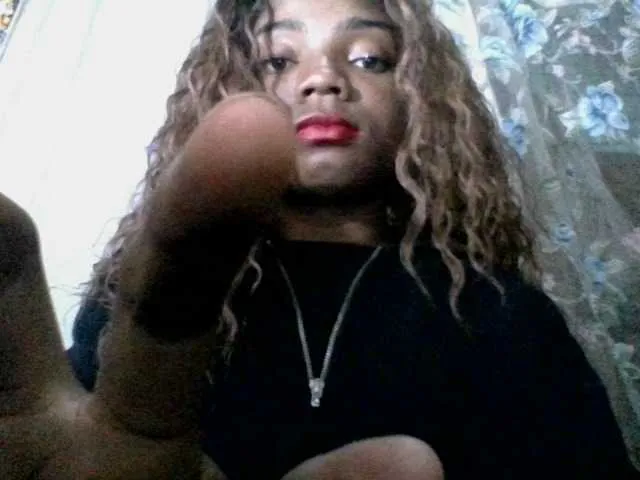 Live sex webcam photo for Hemreyi #291601821