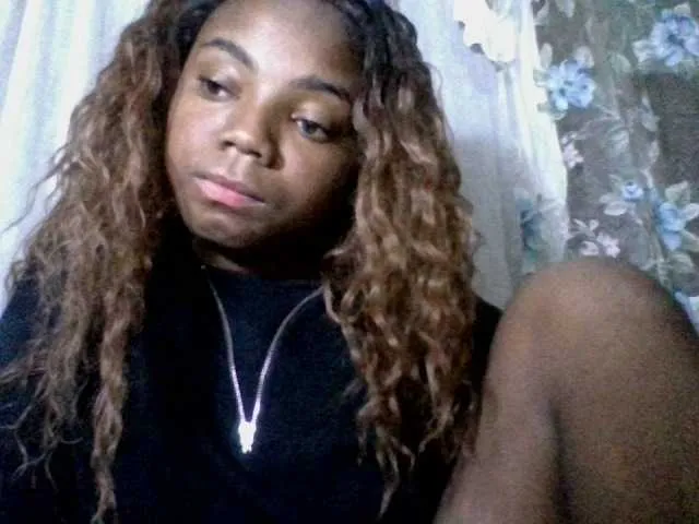 Live sex webcam photo for Hemreyi #291607215