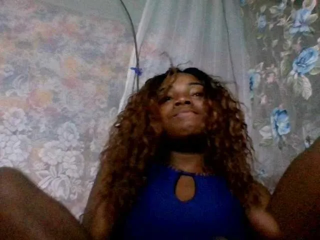 Live sex webcam photo for Hemreyi #291617496