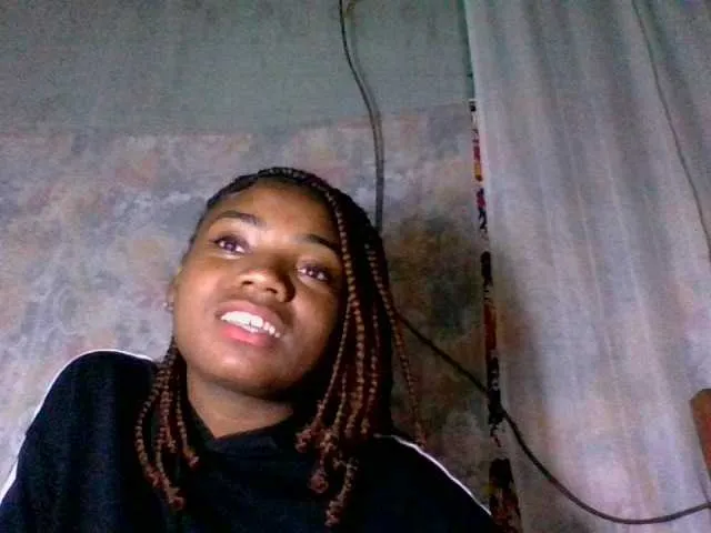 Live sex webcam photo for Hemreyi #291635701