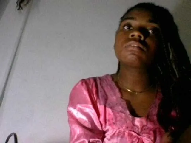 Live sex webcam photo for Hemreyi #291682385