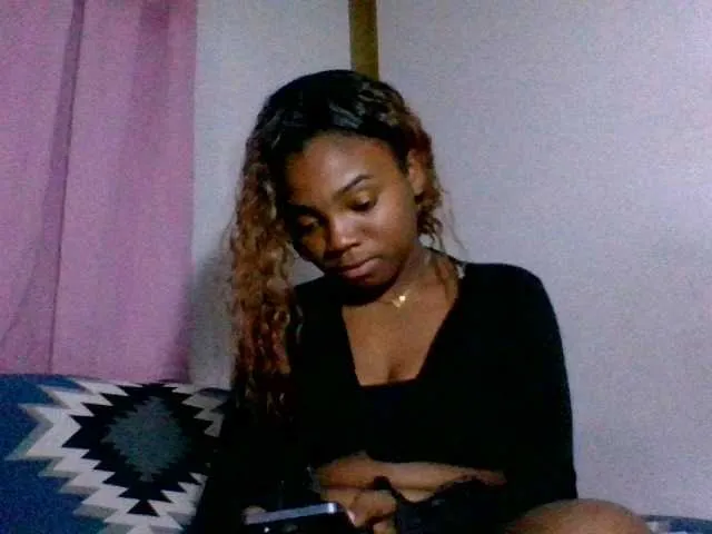 Live sex webcam photo for Hemreyi #291744558