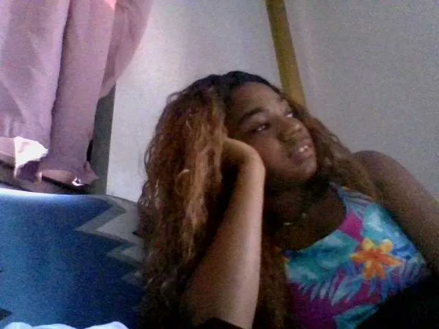 Live sex webcam photo for Hemreyi #291777157