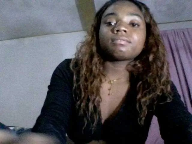 Live sex webcam photo for Hemreyi #291806138