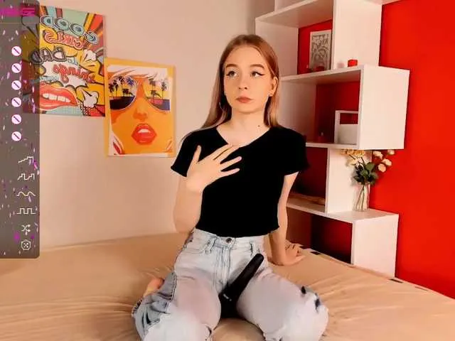 Live sex webcam photo for HenieFemie #274328185