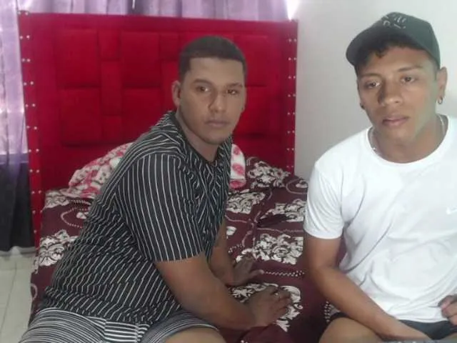 Live sex webcam photo for Henriquexox #274587119
