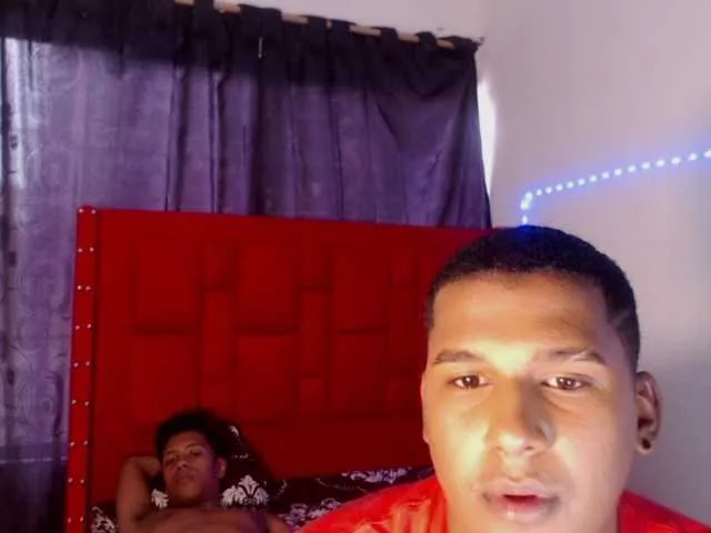 Live sex webcam photo for Henriquexox #274605888
