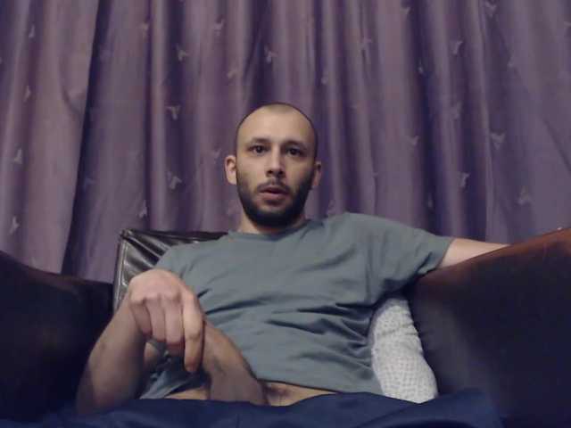 Live sex webcam photo for Henryaxe #277902667