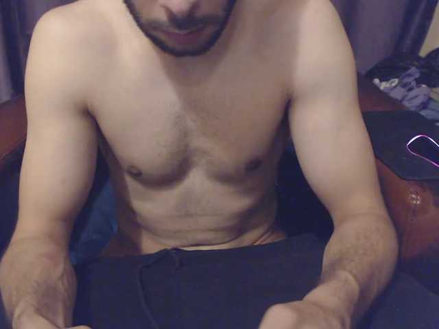 Live sex webcam photo for Henryaxe #278253990