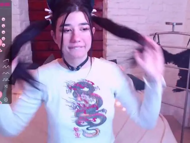 Live sex webcam photo for HentaiKittya #272943930