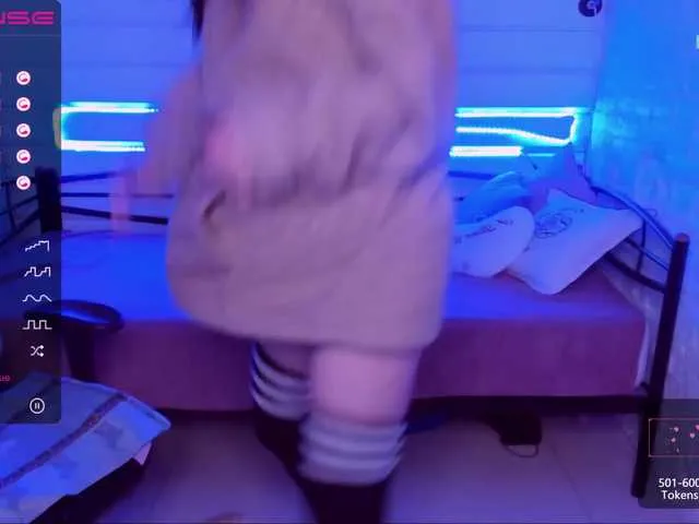 Live sex webcam photo for HentaiKittya #272963908