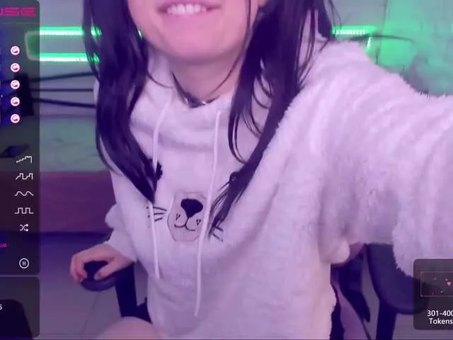 Live sex webcam photo for HentaiKittya #272978728