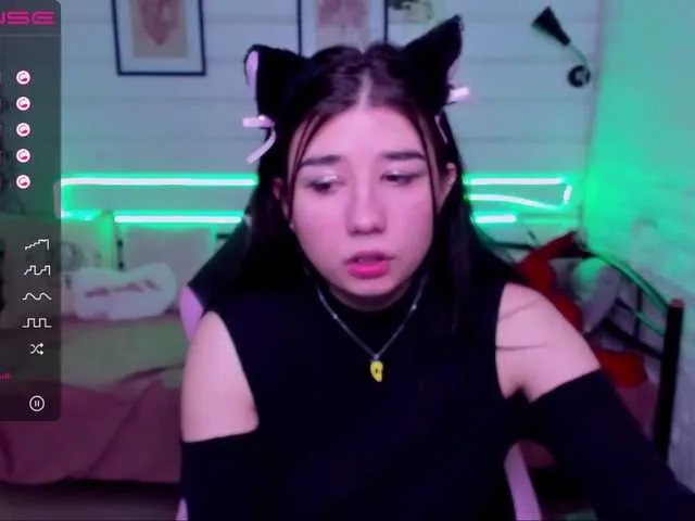Live sex webcam photo for HentaiKittya #273043534