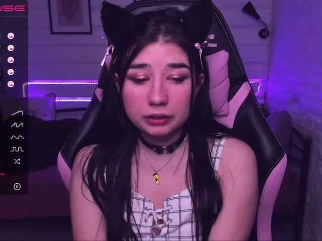 Live sex webcam photo for HentaiKittya #273054319